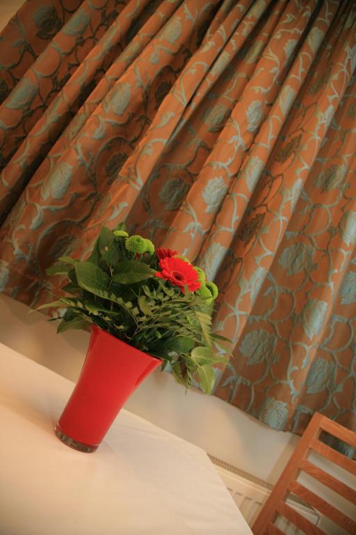 Tamasha Hotel Bromley Room photo